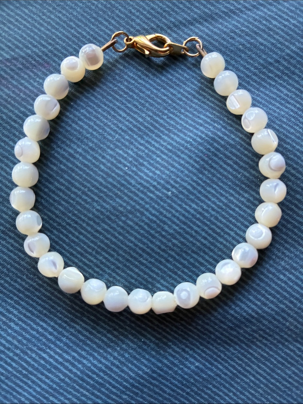 Mother of Pearl Cream Beaded Bracelet with Gold Clasp